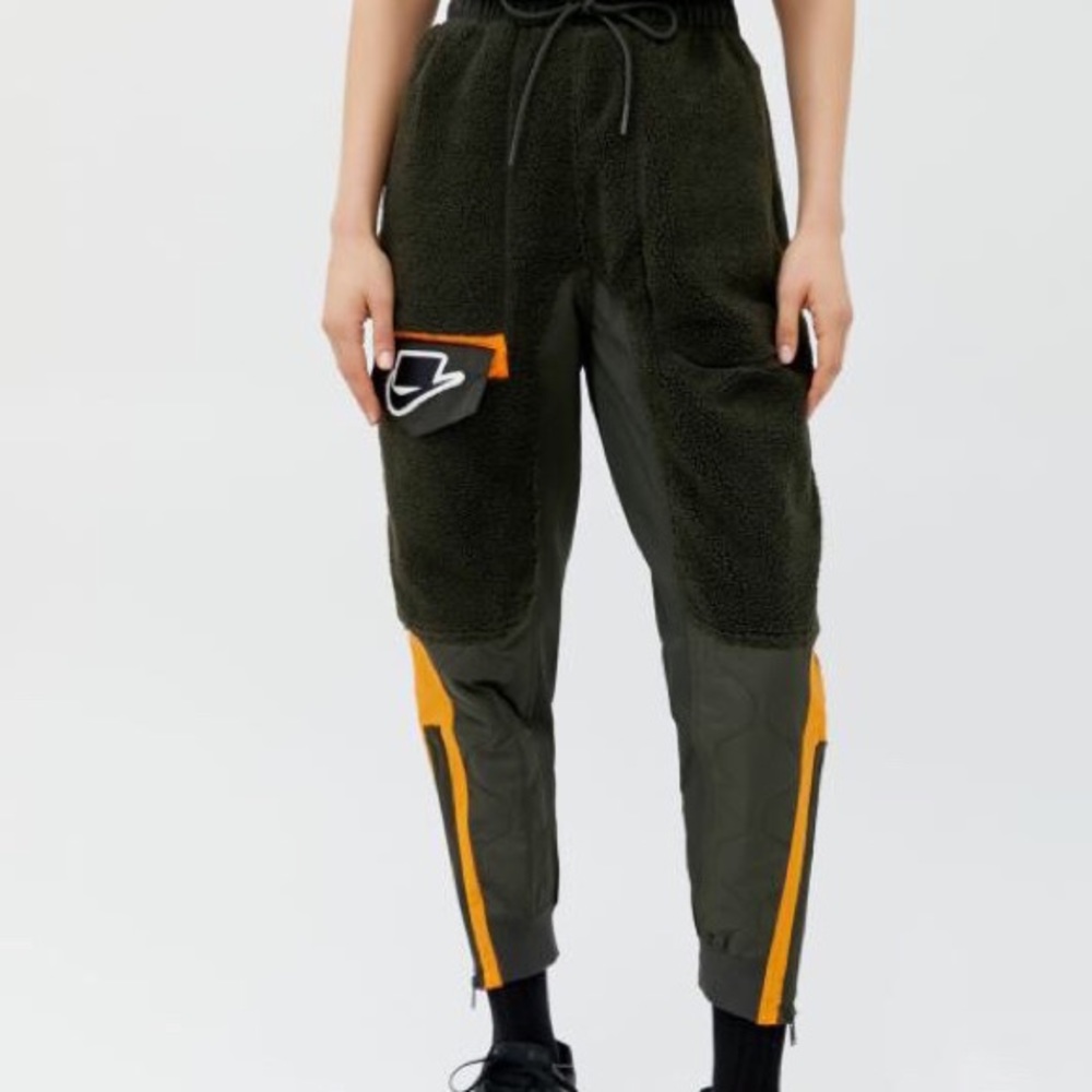 Nike NSP Sherpa Jogger Pants